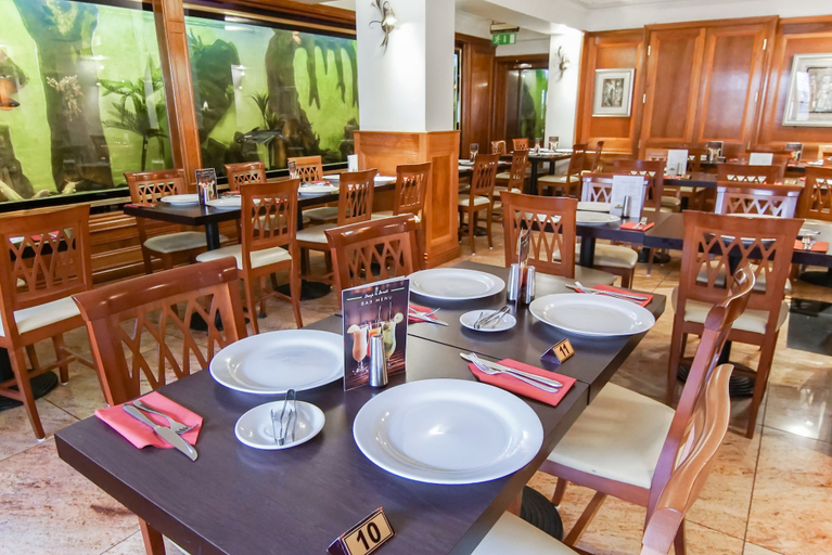 Food & Drinks 5, Abbey Court, Hyde Park Hotels, London