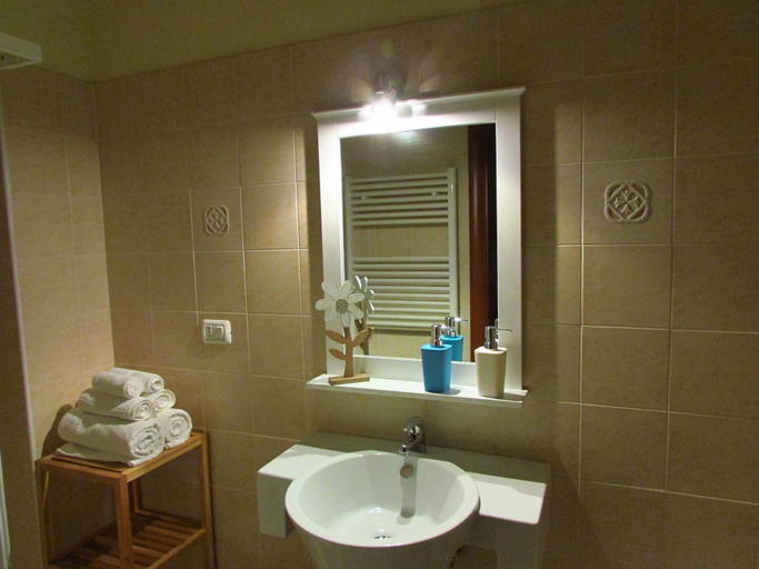Bathroom 3, Villa Istonia, Chieti