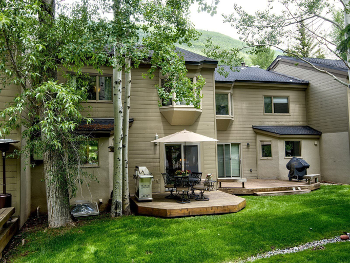 Exterior & Views 2, Golf Terrace Townhome 25, Eagle