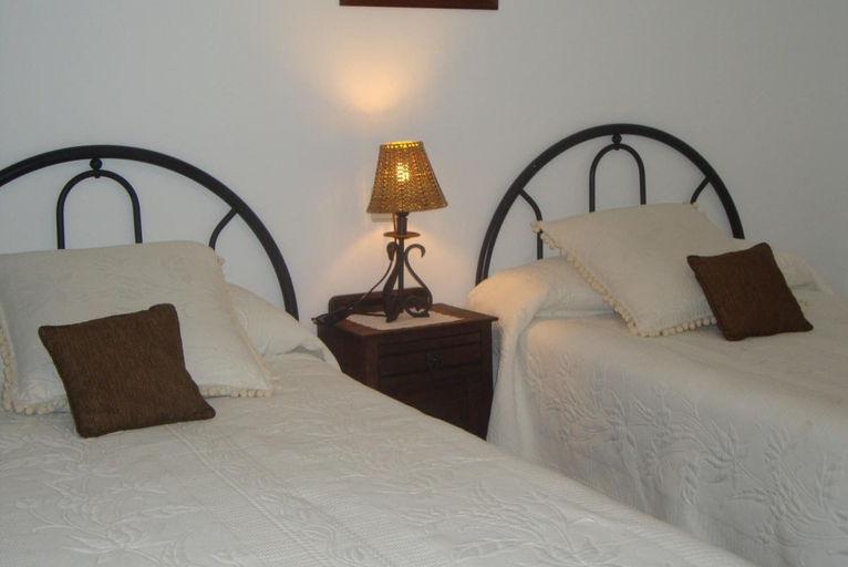 Bedroom 2, Hostal Alba Taruta, Cáceres