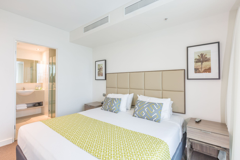 Bedroom 3, Wyndham Surfers Paradise, Gold Coast