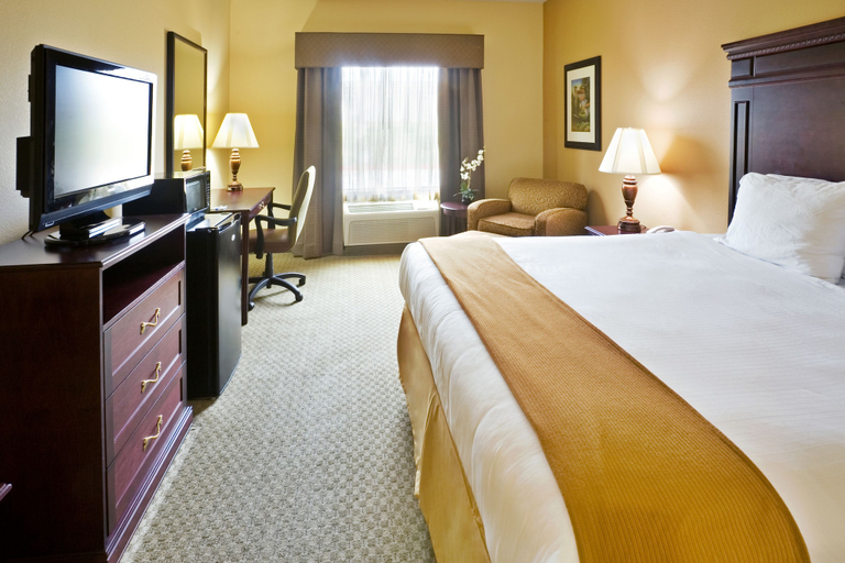 Bedroom 4, Holiday Inn Express & Suites TEXARKANA by IHG, Bowie