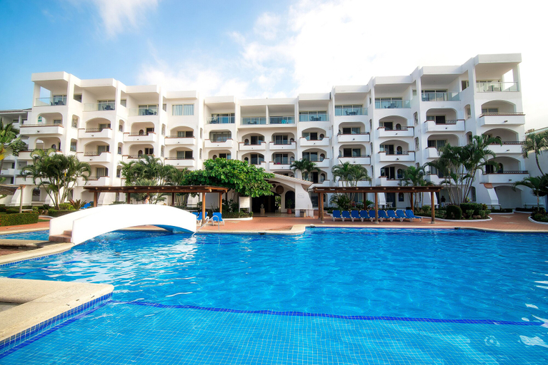 Exterior & Views 2, Casablanca Resort, Compostela