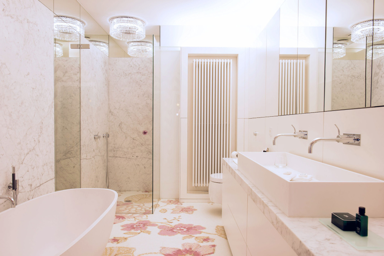 Bathroom 5, Hotel De Witte Lelie, Antwerpen