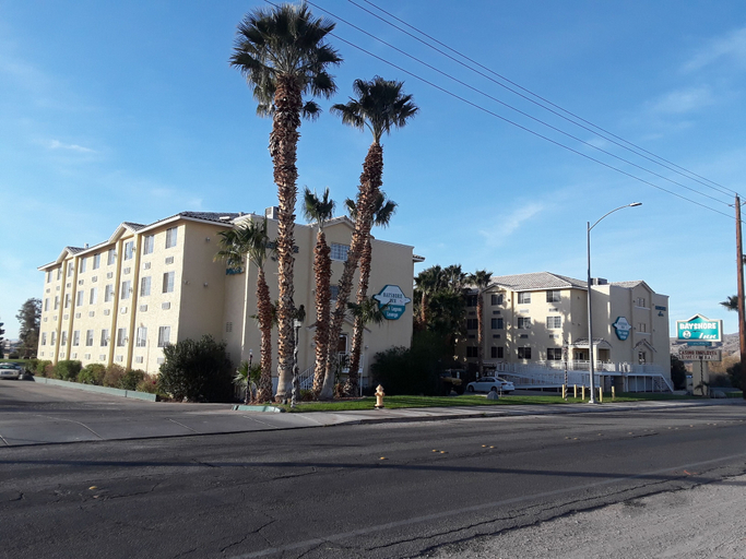 Exterior & Views 3, Bayshore Inn, Clark