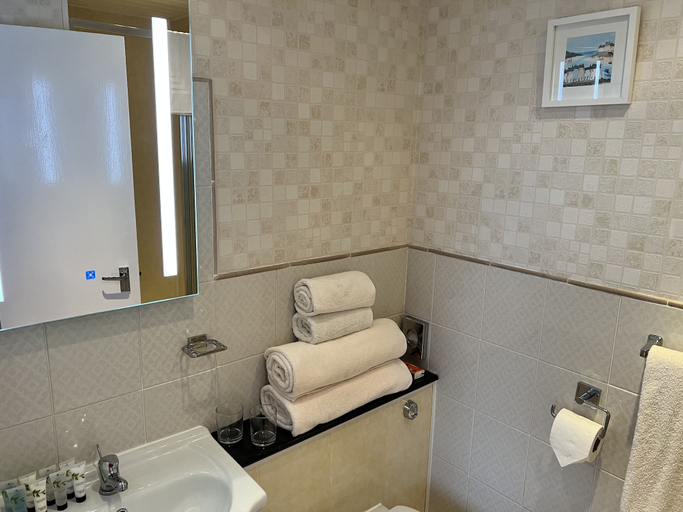 Bathroom 3, Harbour Lodge B&B, Torbay