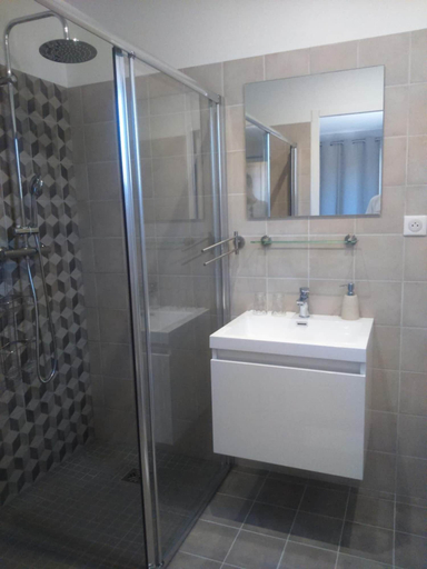 Bathroom 5, Le Jasmin, Alpes-de-Haute-Provence