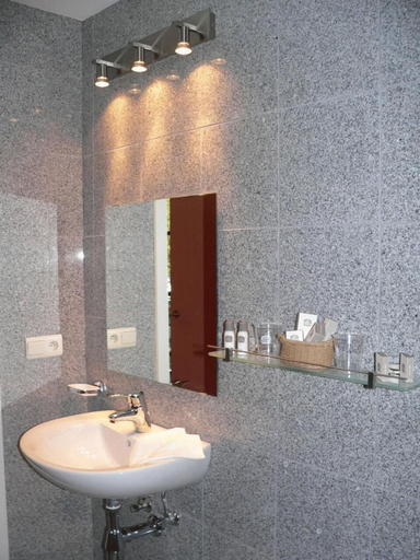 Bathroom 4, Turnhout City Hotel, Antwerpen