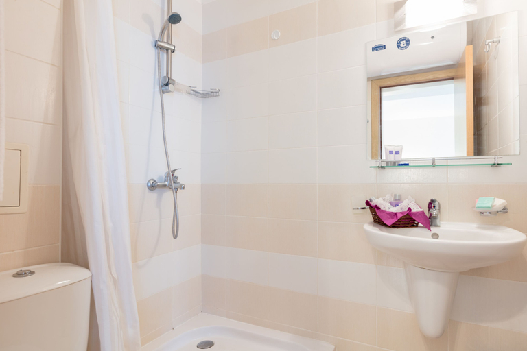 Bathroom, Quiet Studio in Polo Resort, Nesebar