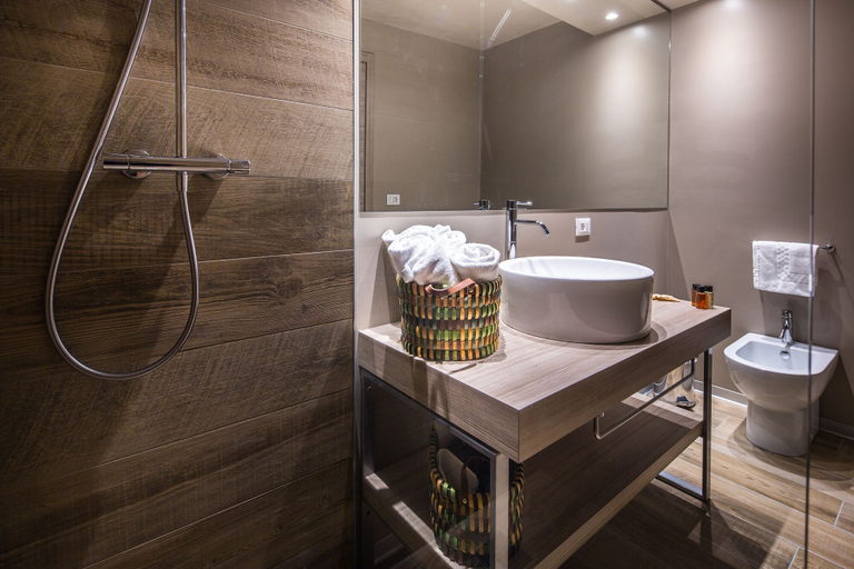 Bathroom 5, Hotel San Giorgio, Venezia