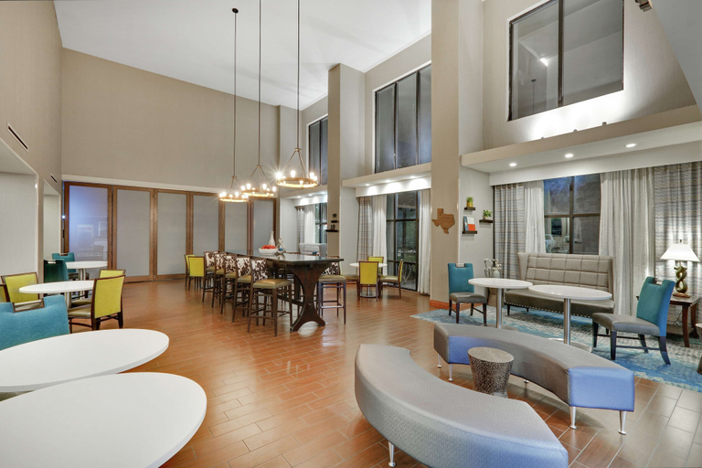 Food & Drinks 4, Hampton Inn & Suites Childress, Childress