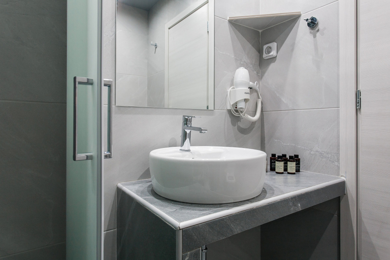 Bathroom 4, UPSTREET Urban & Cozy 1BD Apartment in Ampelokipoi, Attica