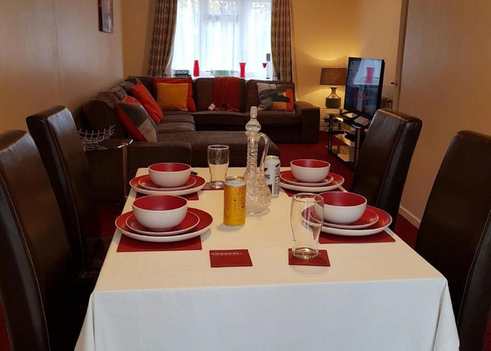 Food & Drinks, Huku Kwetu - Ravenhill House, Luton