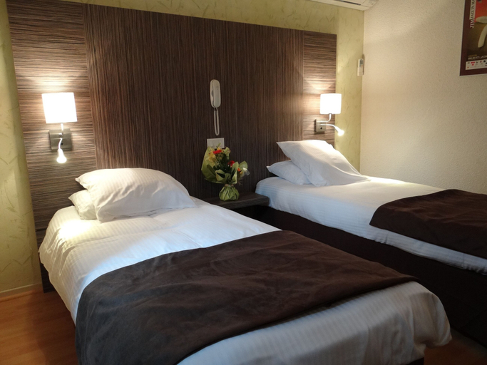Bedroom 2, Hotel Restaurant des Thermes, Gers