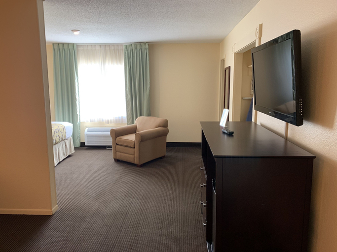 Others 5, Baymont by Wyndham Jefferson City, Cole