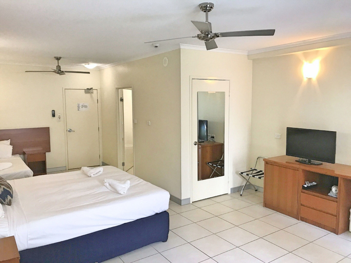 Bedroom 3, Cairns Queenslander Hotel & Apartments, Cairns