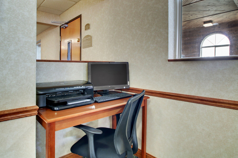 Others 5, Galesburg Inn and Suites, Knox