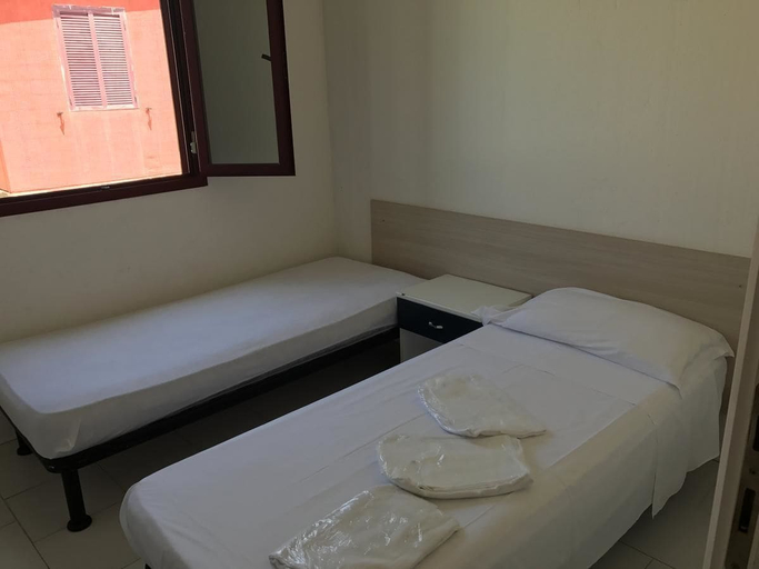 Bedroom 3, Garden River - Campsite, Fermo