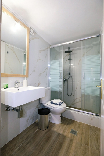 Bathroom 3, Fergani Apartments, North Aegean