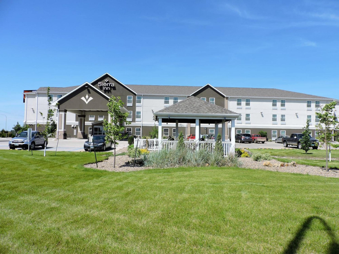 Exterior & Views 2, Spark by Hilton Minot, Ward