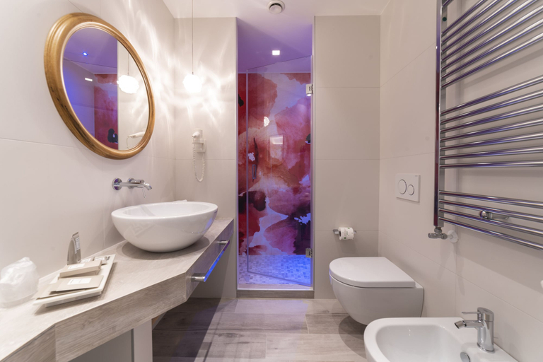 Bathroom 5, The Green Park Hotel, Venezia
