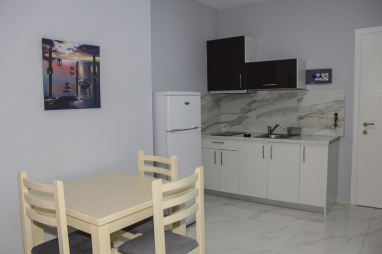 Others 5, Maxi's Apartments, Sarandës