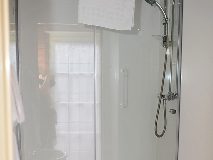 Bathroom 3, Park Hill Hotel, Suffolk