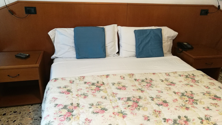 Bedroom 3, Albergo Ristorante Roma, Milano