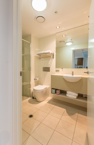 Bathroom 5, Wyndham Surfers Paradise, Gold Coast