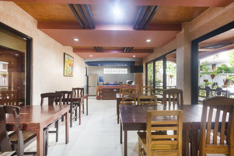 Food & Drinks 4, OYO 426 Coco Grove Tourist Inn, Dauis