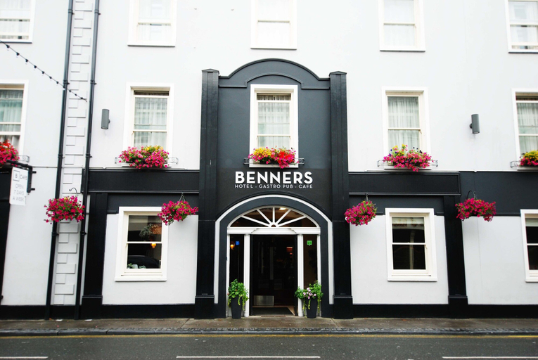 Exterior & Views 2, Benners Hotel