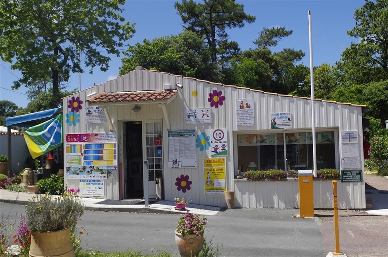 Exterior & Views 2, Camping Le Sous Bois, Charente-Maritime
