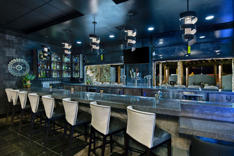 Food & Drinks 5, Oxford Suites Sonoma County, Sonoma