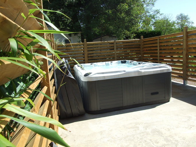 Bathroom 4, Camping Le Sous Bois, Charente-Maritime