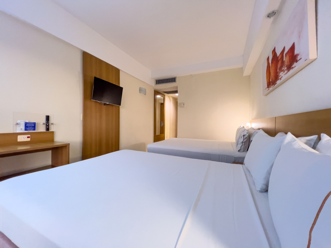 Bedroom 24
