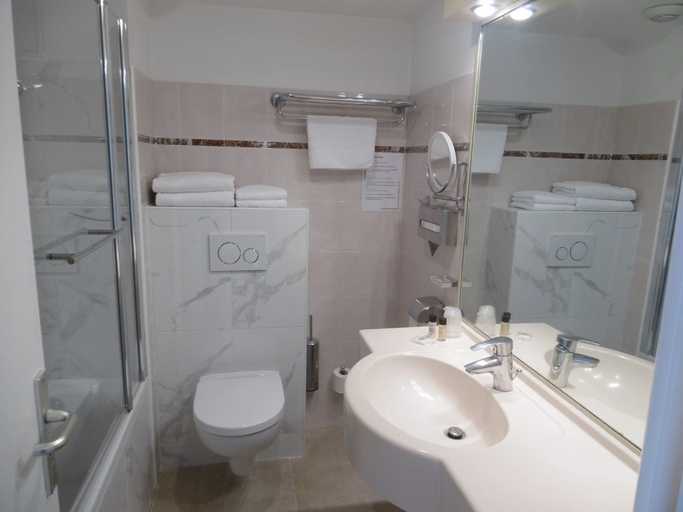 Bathroom 4, La Flore, Alpes-Maritimes
