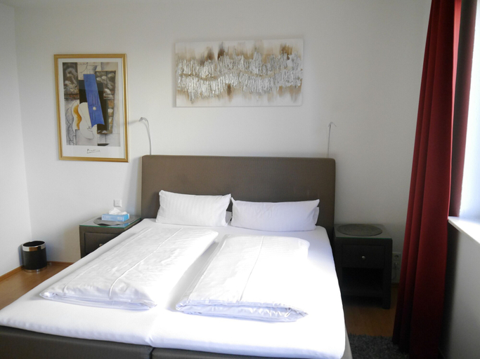 Bedroom 4, Hotel Tuniberg, Freiburg im Breisgau
