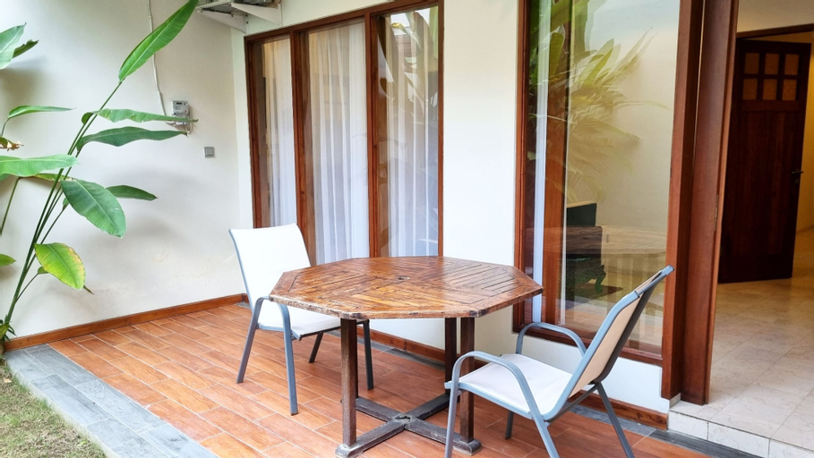 Exterior & Views 30