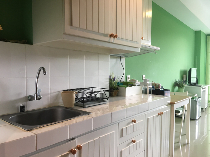 Others 4, Stylish & Comfortable Studio at Beverly Dago Apartment, Bandung