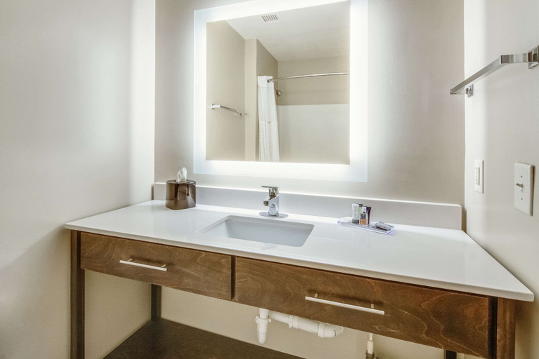 Bathroom 5, MainStay Suites Columbus near Fort Benning, Muscogee