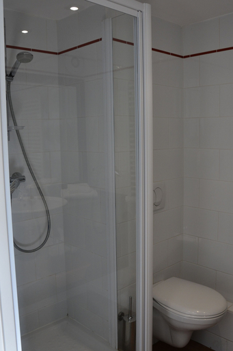 Bathroom 5, Village Club Le Saint Ignace, Pyrénées-Atlantiques