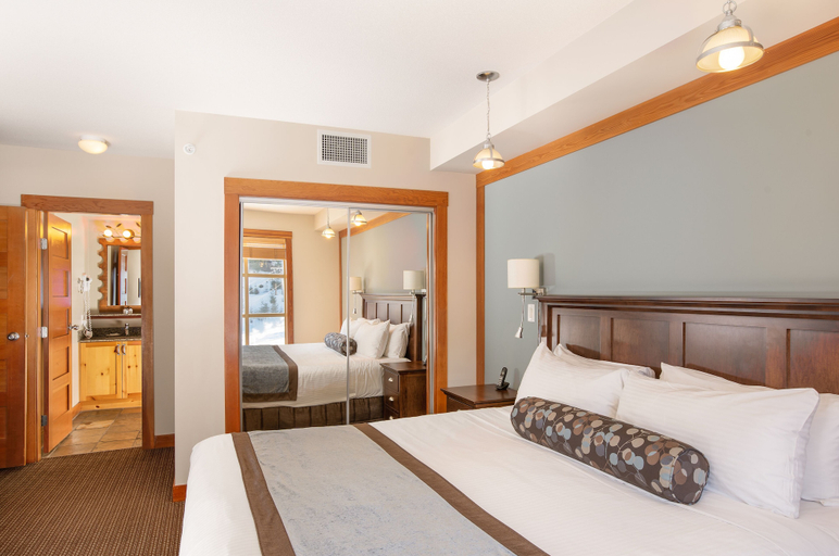 Bedroom 4, Legends Whistler, by Lodging Ovations, Squamish-Lillooet