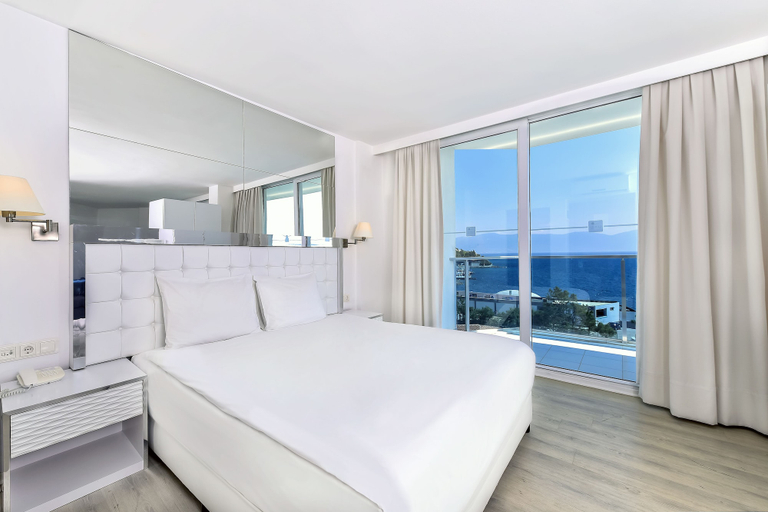 Bedroom 3, Le Bleu Hotel & Resort, Kuşadası