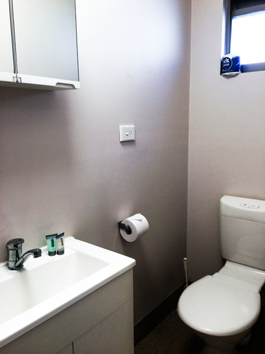 Bedroom 4, Spinifex Hotel, Derby-West Kimberley