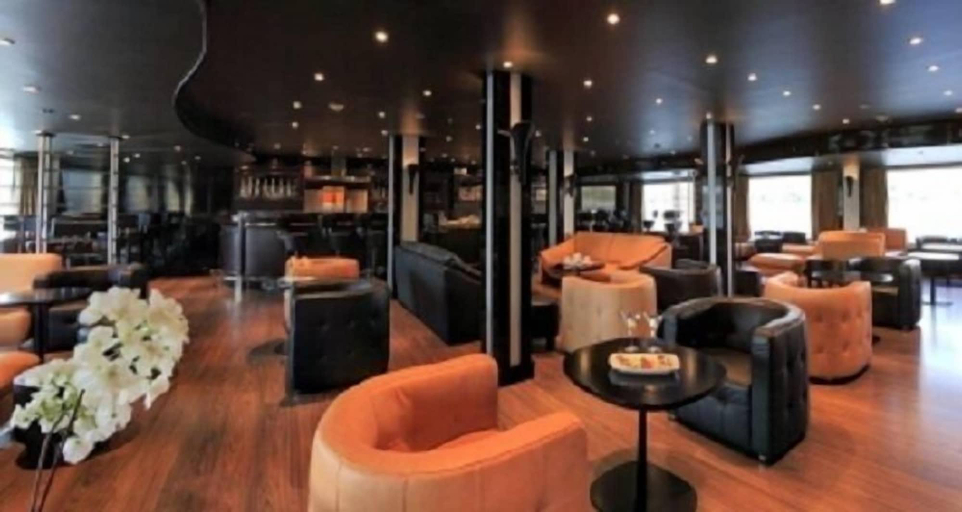 Interior, HS Moondance Monday to Friday, Luxor