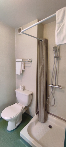 Bathroom 5, Hostellerie du Parc, Haute-Garonne