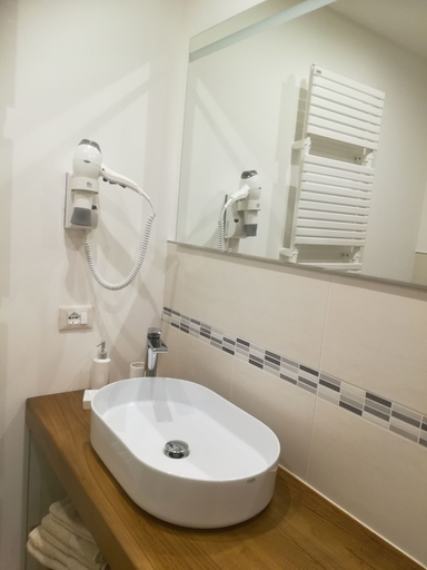 Bathroom 3, Hotel Albrici, Sondrio