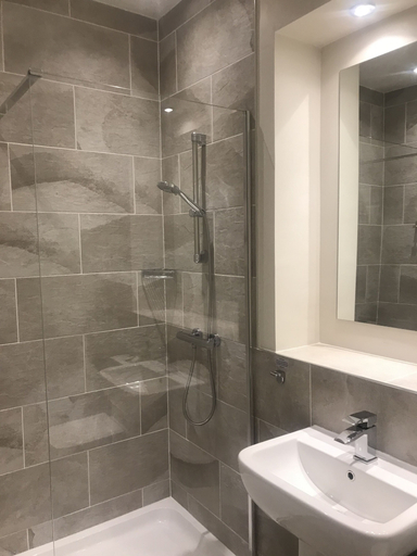Bathroom 5, 18 Craigmillar Park Guest House, Edinburgh