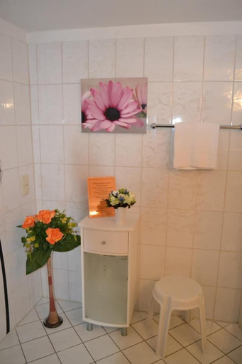 Bathroom 5, Hotel Schwarzes Ross Siebenlehn, Mittelsachsen