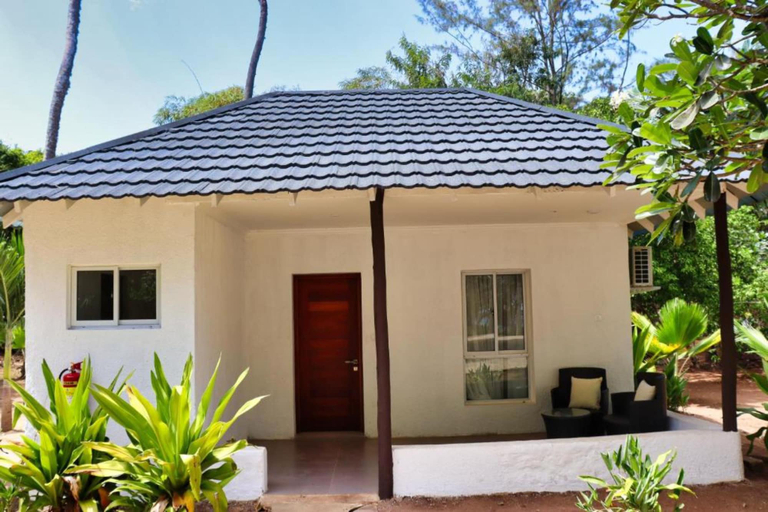 Exterior & Views 2, Searenity Beach Villa, Msambweni